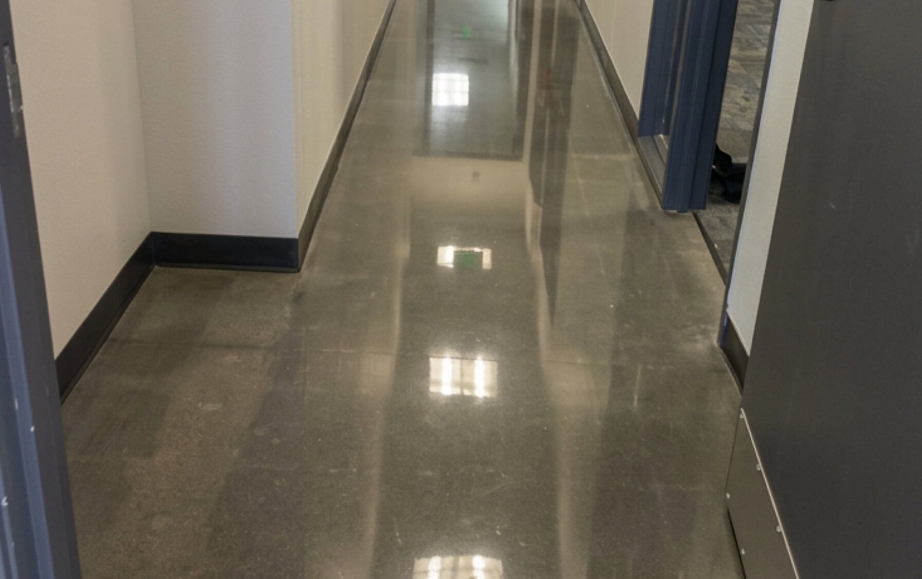 Epoxy floor coating in a warehouse