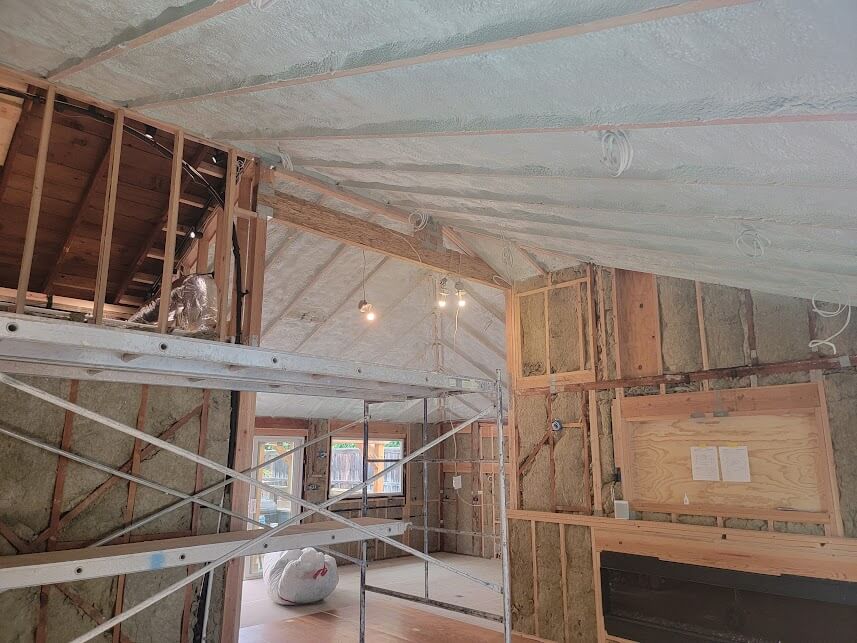 Santa Cruz Spray Foam Insulation For Custom Homes: Cost, Pros & Cons — USA Spray Me insulation guide